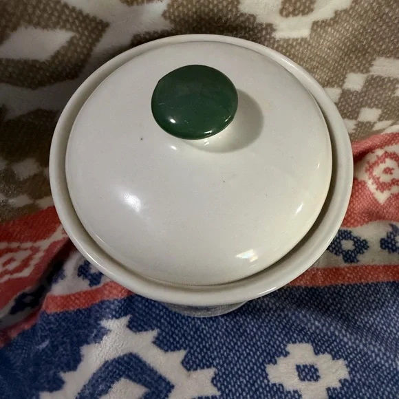 Winnie The Pooh ceramic canister with 100 acre woods pattern - Picture 3 of 5